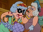 Mamma Bass travestita.