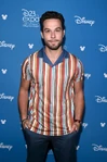 Skylar Astin D23 Expo19.jpg (191 KB) Skylar Astin attending the 2019 D23 Expo.