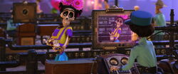 Coco-disneyscreencaps com-2912