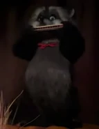 Br'er Raccoon (Disneyland).png (917 KB) Br'er Raccoon in the Disneyland version of the Splash Mountain attraction. (1989-2023)