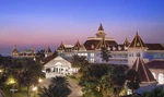 Flagship-hong-kong-disneyland-hotel.jpg.pagespeed.ic.wXrR6d7TNO.jpg (46 KB)