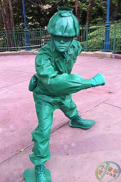 Disney Green Army Men Plastic Thermos Made By Thermos