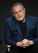 Vincent D'Onofrio Summer TCA Tour19.jpg (140 kB) Vincent D'Onofrio habla en el segmento de EPIX en el Summer TCA Tour de 2019.