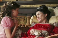 Once Upon a Time - 2x15 - The Queen is Dead - Photography - Snow and Eva