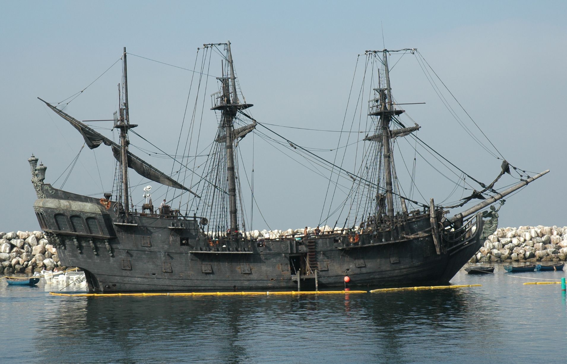 THE BLACK PEARL Pirate Ship, Halloween Feature