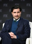 Jason Schwartzman Winter TCA Tour20.jpg (134 kB) Jason Schwartzman habla en el panel de Fargo en el Tour Winter TCA de 2020.