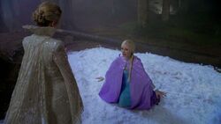 Once Upon a Time - 4x05 - Breaking Glass - Elsa Chained