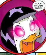 Cinnamon Teal usando la hipnosis en los comics de Boom! Studios.