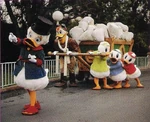 ScroogeLaunchpadAndHDnLAtDisneyland.jpg (151 KB) Scrooge with Launchpad, Huey, Dewey, and Louie at Disneyland.