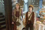 Once Upon a Time - 1x09 - True North - Photography - Gretel & Hansel Shocked