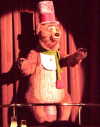 Henry as he appears in the Country Bear Christmas Special.