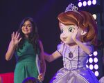 Ariel Winter with Sofia at the 2015 D23 Expo.