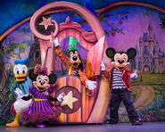 A scene from Mickey and Minnie's Doorway to Magic.