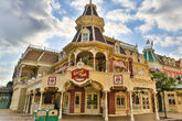 Gibson Girl Ice Cream Parlor Paris