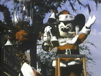 A-disney-christmas-gift-mai