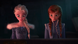 Anna und Elsa suchen nach Weihnachtstraditionen