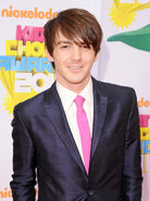 Drake Bell attending the 2011 Nickelodeon Kids' Choice Awards.