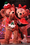 Duffy and ShellieMay in Tokyo DisneySea's The Seven Lights of Christmas.