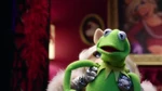 TheMuppets-S01E05-PiggyPuppeteeringKermit.png (784 KB)