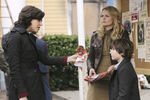 Once Upon a Time - 1x08 - Desperate Souls - Photography - Regina, Emma and Henry