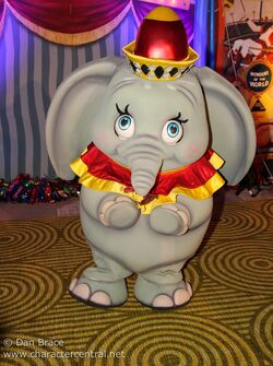 Dumbo character central 