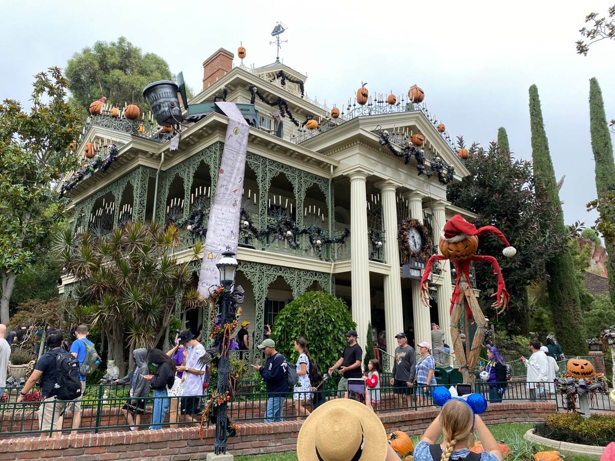 Haunted Mansion Holiday | Disney Wiki | Fandom