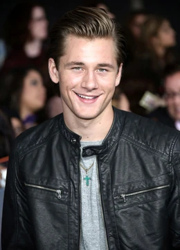 buena suerte charlie luke benward
