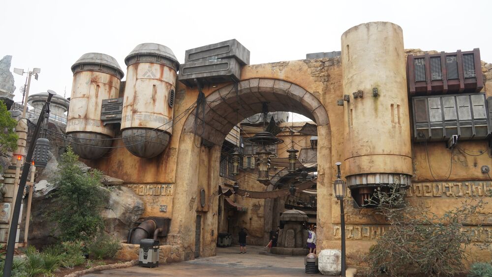Star Wars Galaxy S Edge Disneyland Disney Wiki Fandom - gar kamino training facility roblox