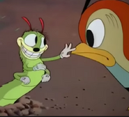 La oruga cierra el pico al pájaro