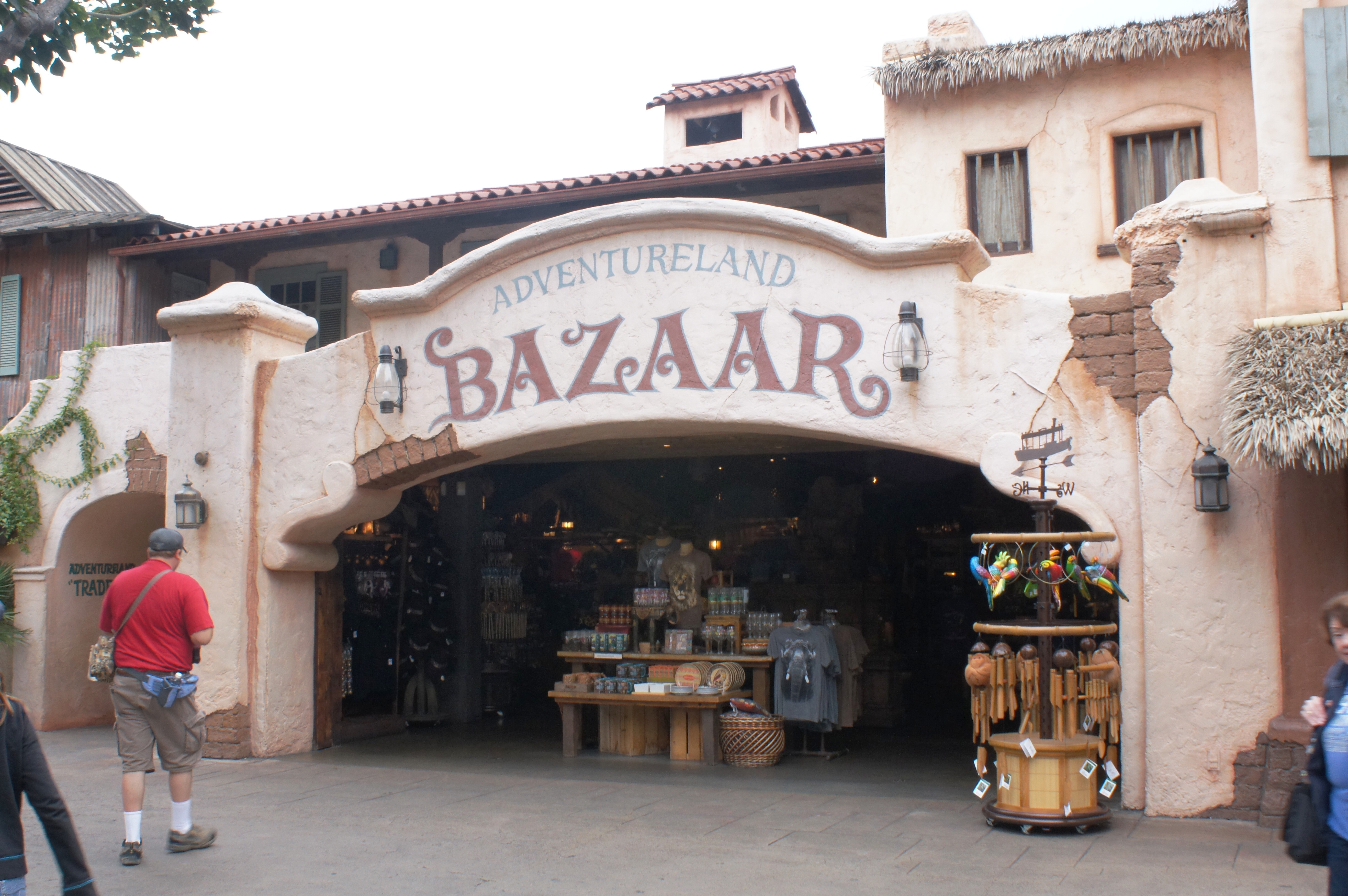 Pirate's Bazaar of the Caribbean Gift Shop Magic Kingdom-002 