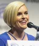 Kari Wahlgren speaks at the 2017 WonderCon.