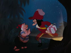 1626 - Captain Hook and Mr Smee - 2013 Hidden Mickey - Peter Pan