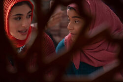 Ms. Marvel - 1x02 - Crushed - Photography - Naki and Kamala at Mosque