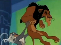 Rafiki levanta a Scar.