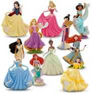 Figurines of the princesses