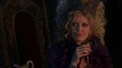 Once Upon a Time - 1x02 - The Thing You Love Most - Maleficent Goblet