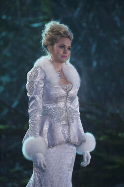 Once Upon a Time - 3x20 - Kansas - Photography - Glinda