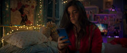 Ms. Marvel - 1x03 - Destined - Kamala Phone