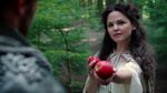 Once Upon a Time - 1x07 - The Heart Is a Lonely Hunter - Snow Apple