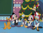 MickeysMagicalChristmas-SnowedInAtTheHouseOfMouse2001-08