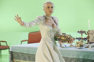 Once Upon a Time - 4x08 - Smash the Mirror - Production - Ingrid