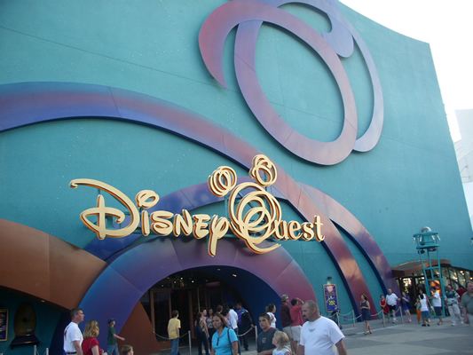 File:DisneyQuest arcade machines, Florida.jpg - Wikimedia Commons