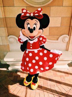 Minnie's New Look Disneyland 2016