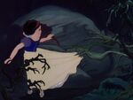 Snow-white-disneyscreencaps.com-900