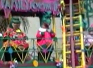 Dinoslive2.jpg (19 KB)