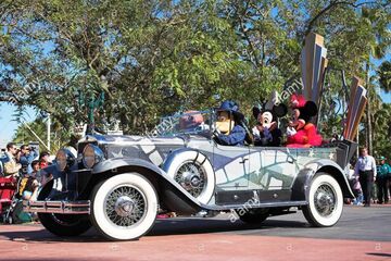 Disney Stars and Motor Cars Parade | Disney Wiki | Fandom
