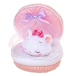 Marie en un macaroon, uno de los peluches de Fairy Season