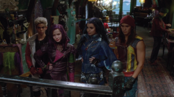 https://static.wikia.nocookie.net/disney/images/8/8e/Descendants-97.png/revision/latest/scale-to-width-down/250?cb=20150601161041