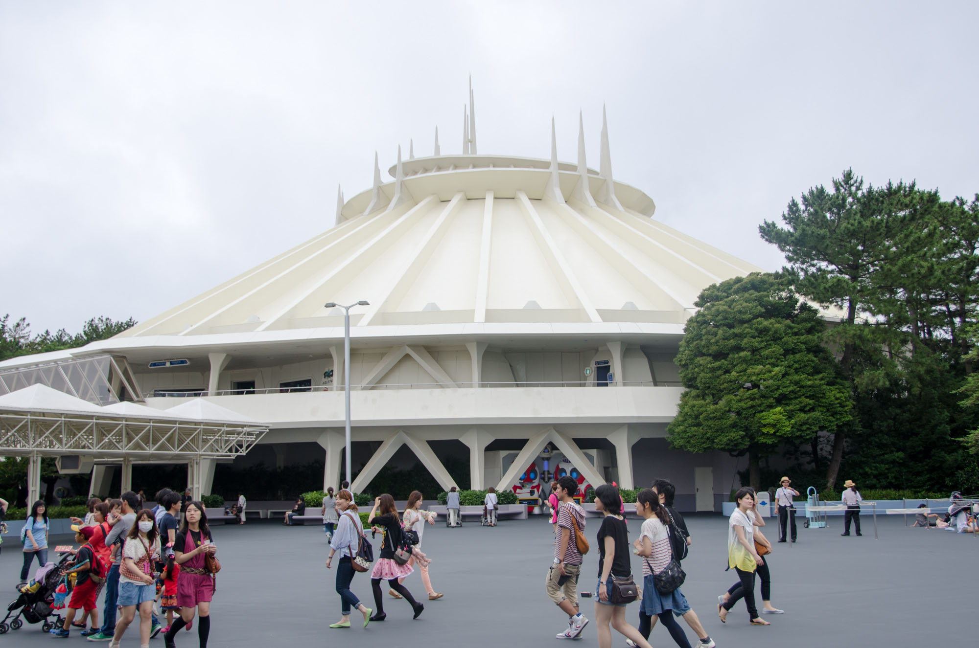 space mountain disneyland