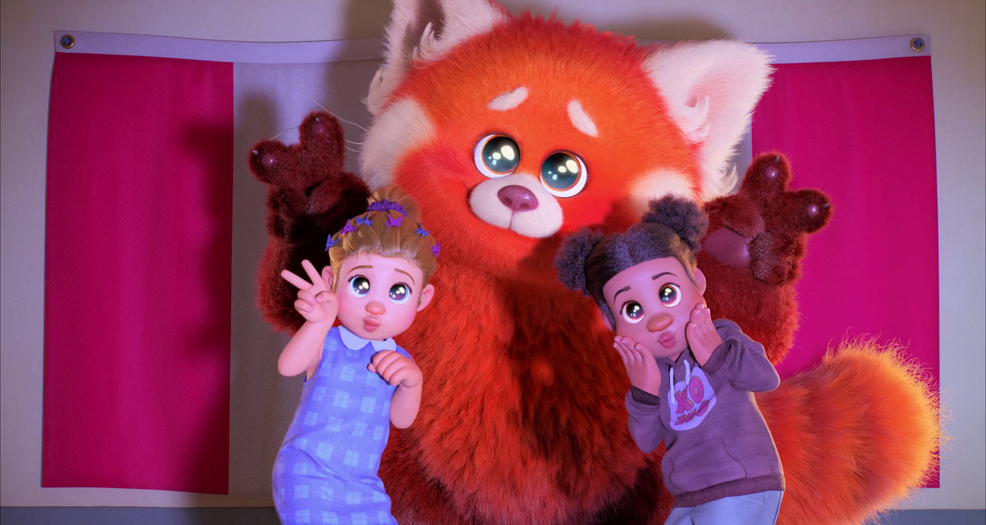 Turning Red - Mei and Stacy.png